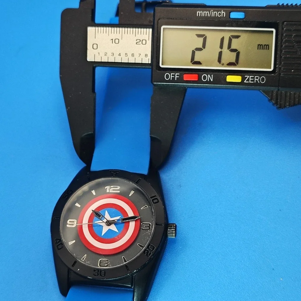Vintage 2012 Marvel Captain America 41mm Mens Quartz Watch Rubber Strap Restored